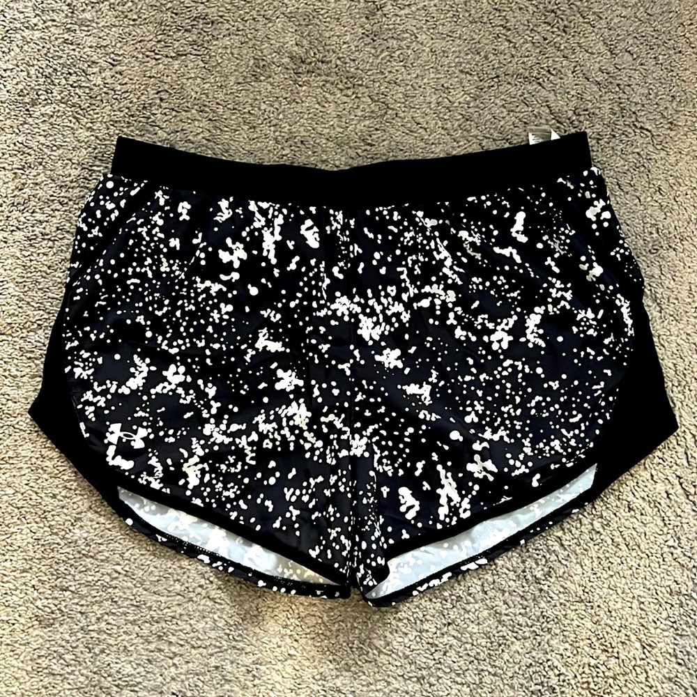 UNDER ARMOUR GYM SHORTS
